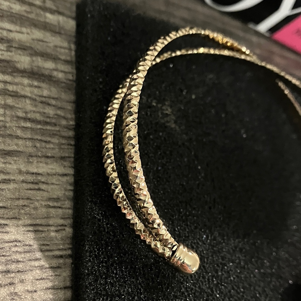 R.J. Graziano Gold “Sisters” Bracelet with Charm - Picture 4 of 7